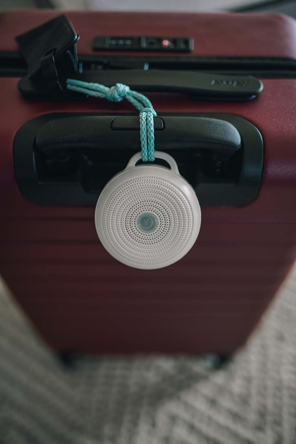 Rohm | White Noise Machine for travels | Yogasleep